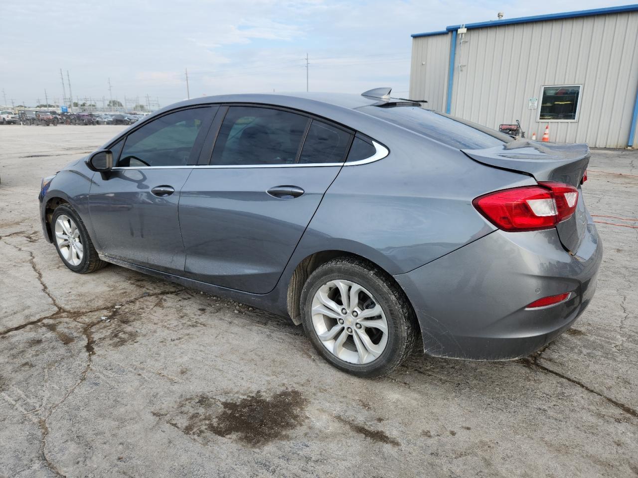 2019 Chevrolet Cruze Lt - Image 2