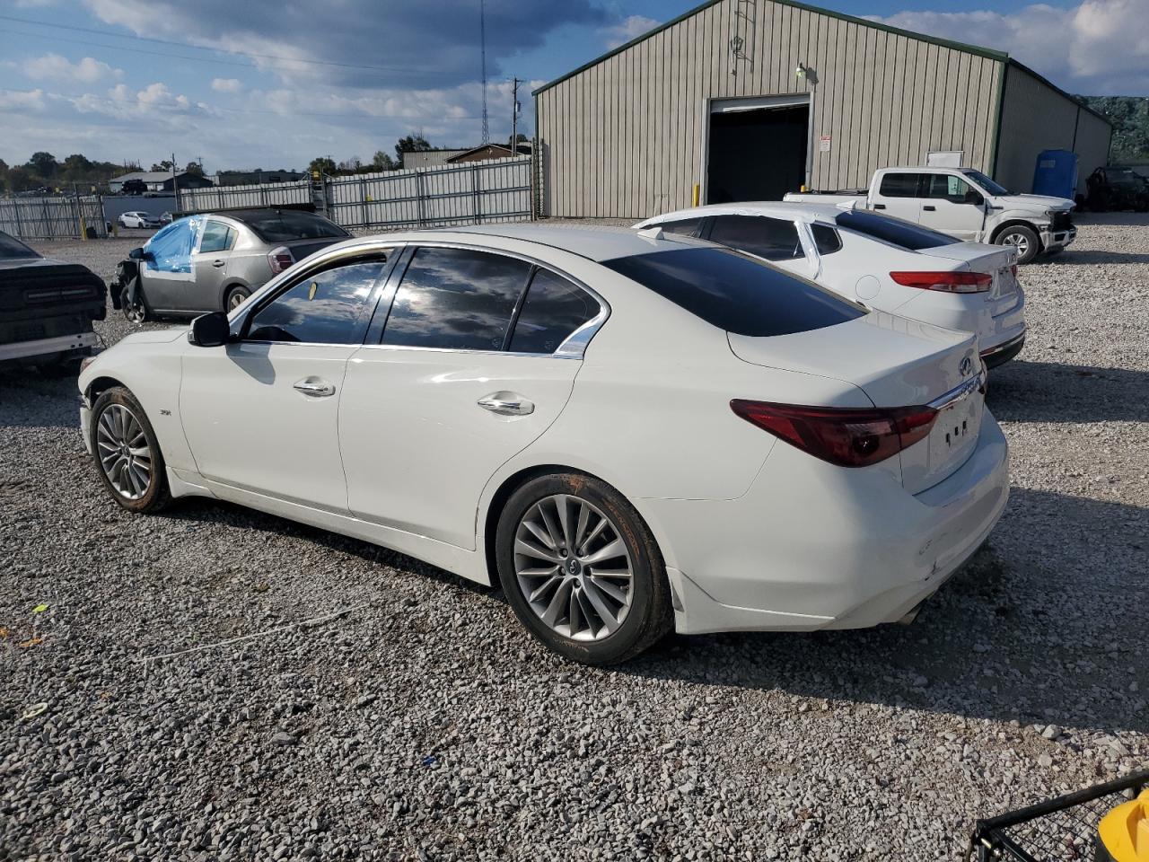 2019 Infiniti Q50 Luxe - Фото 2