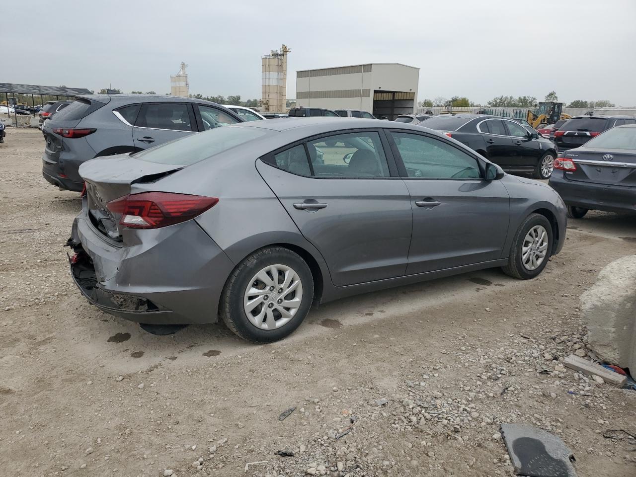 2019 Hyundai Elantra Se - Image 3