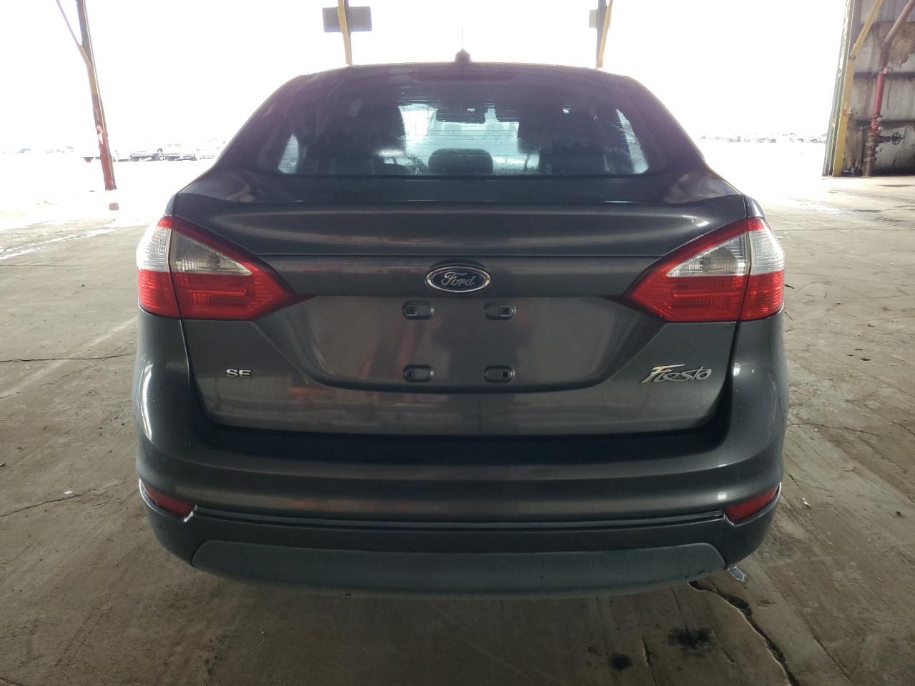 2016 Ford Fiesta Se - Фото 6