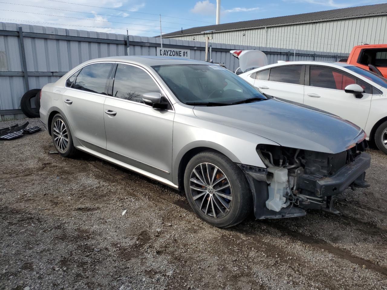 2014 Volkswagen Passat Sel - Фото 4