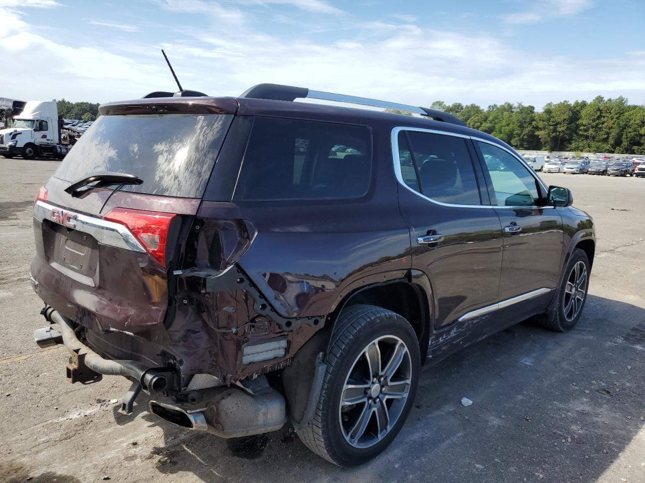 2018 GMC Acadia Denali - Фото 3