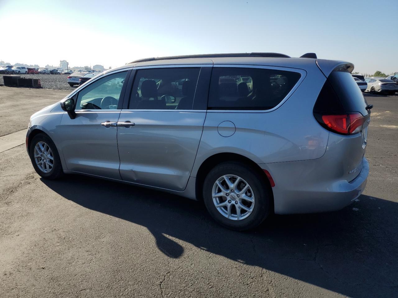 2021 Chrysler Voyager Lxi - Фото 2