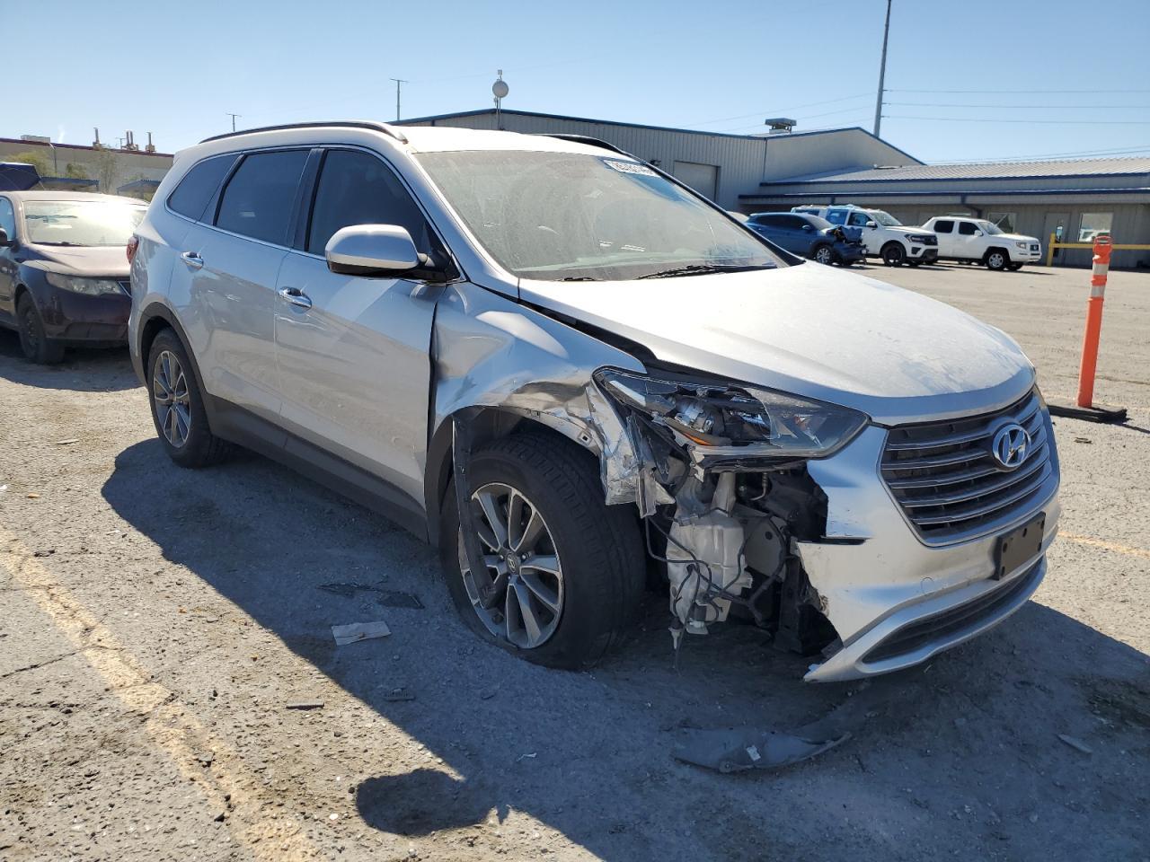 2017 Hyundai Santa Fe Se - Фото 4