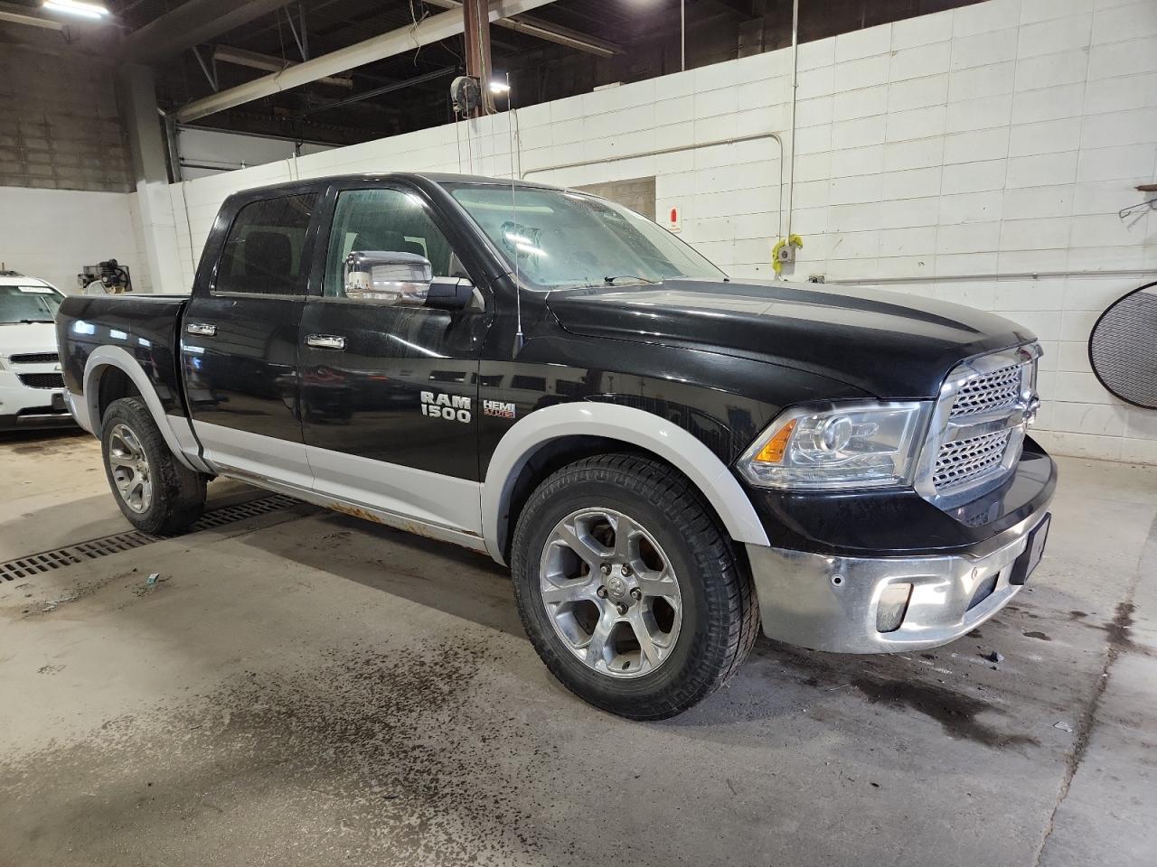 2017 Ram 1500 Laramie - Фото 4