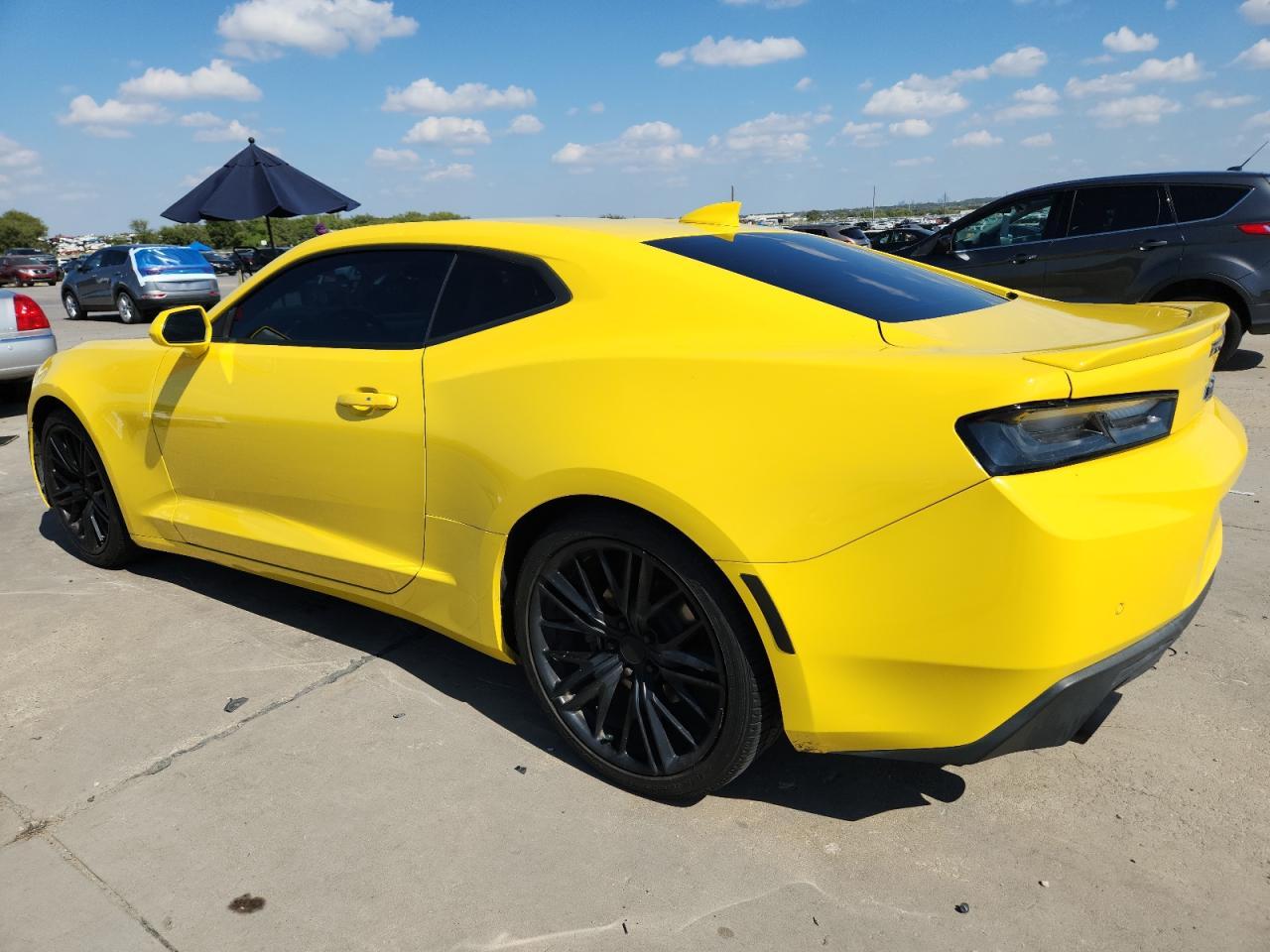 2017 Chevrolet Camaro Lt - Image 2