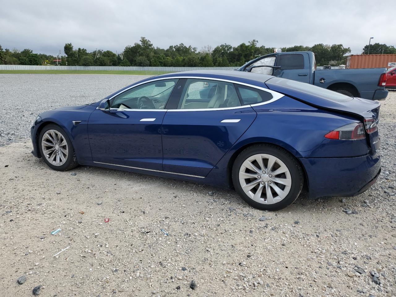 2017 Tesla Model S - Фото 2