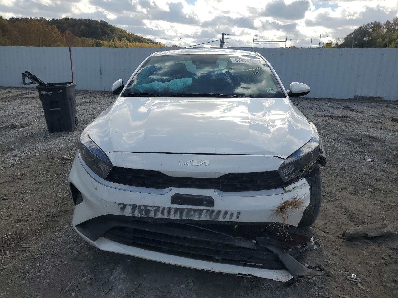 2023 Kia Forte Lx - Image 5
