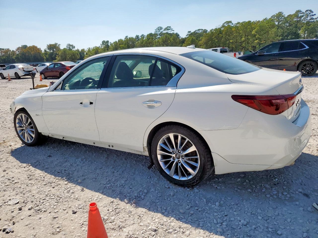 2018 Infiniti Q50 Luxe - Image 2
