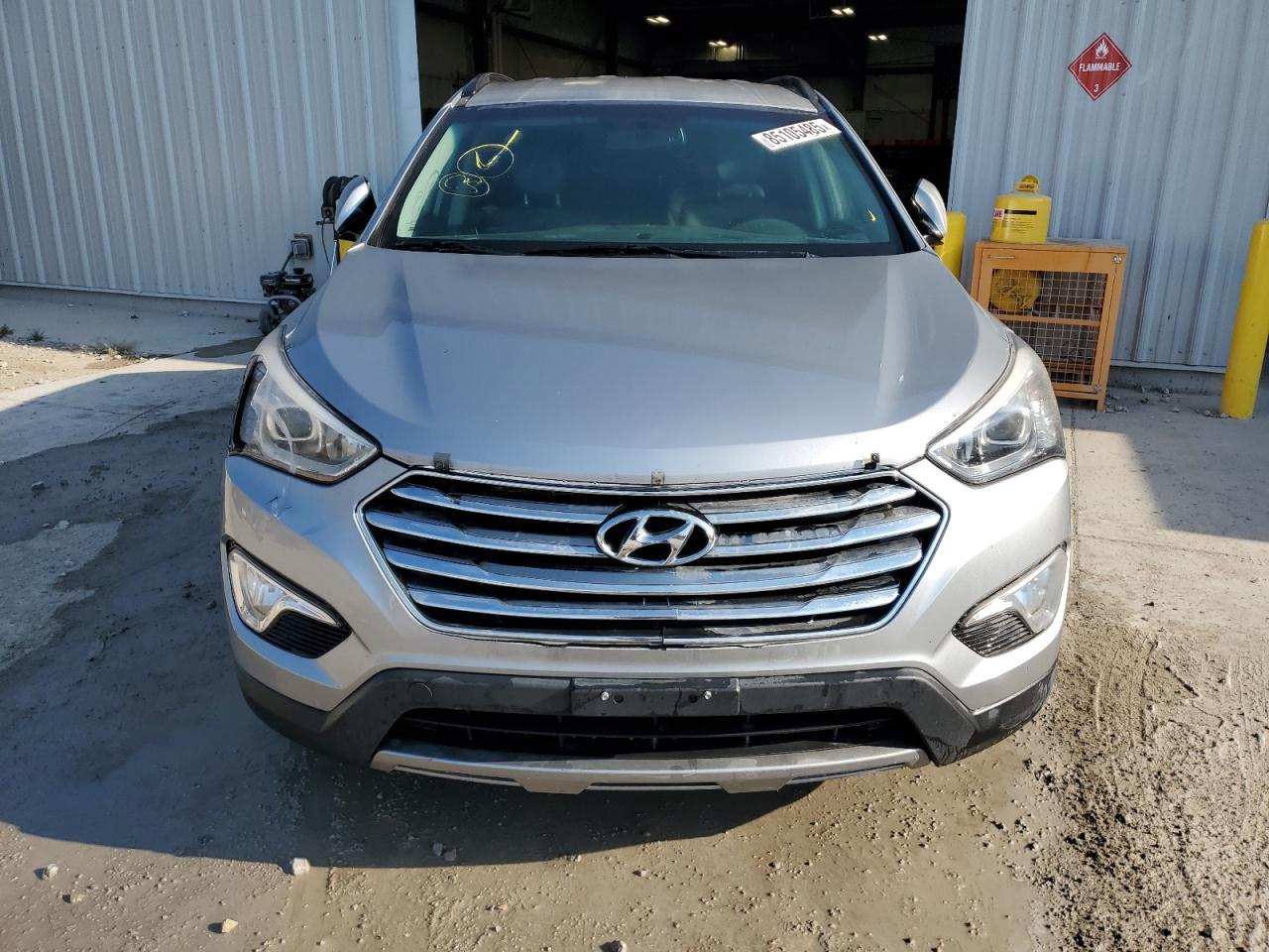 2016 Hyundai Santa Fe Se - Image 5