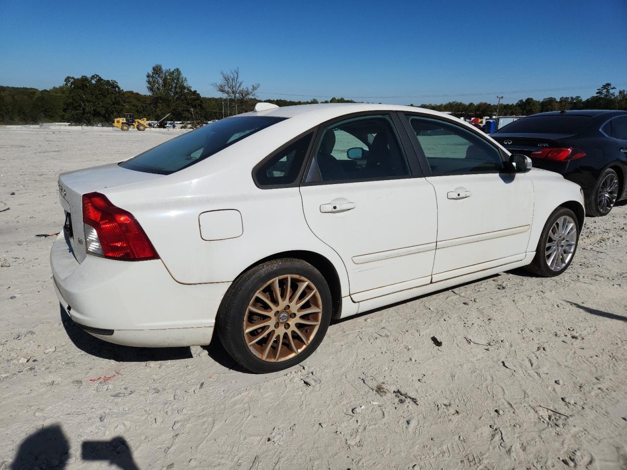 2010 Volvo S40 2.4I - Фото 3