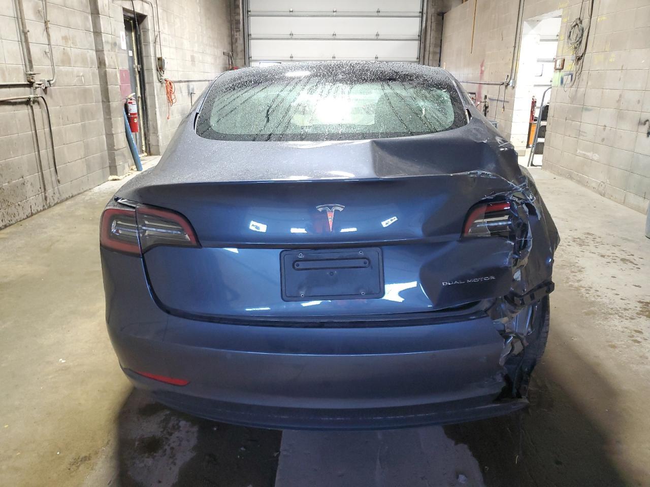 2022 Tesla Model 3 - Фото 6