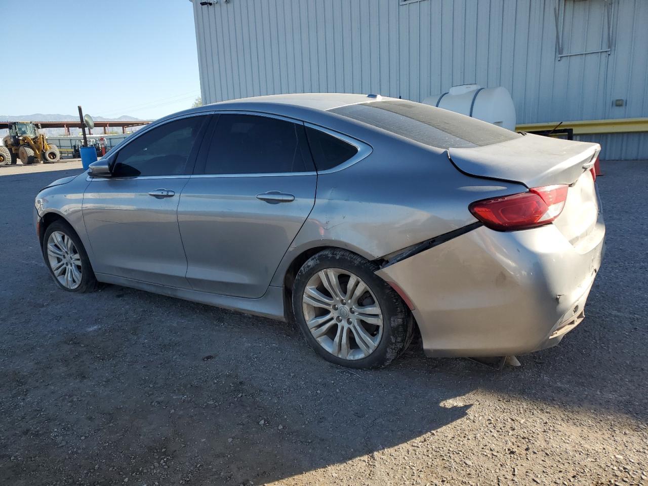 2015 Chrysler 200 Limited - Фото 2