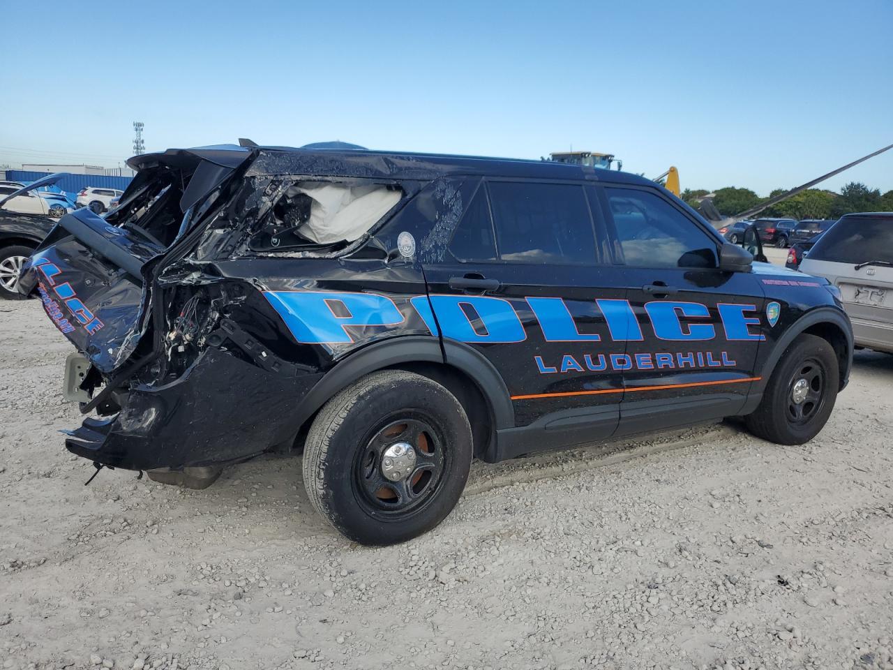 2022 Ford Explorer Police Interceptor - Image 3