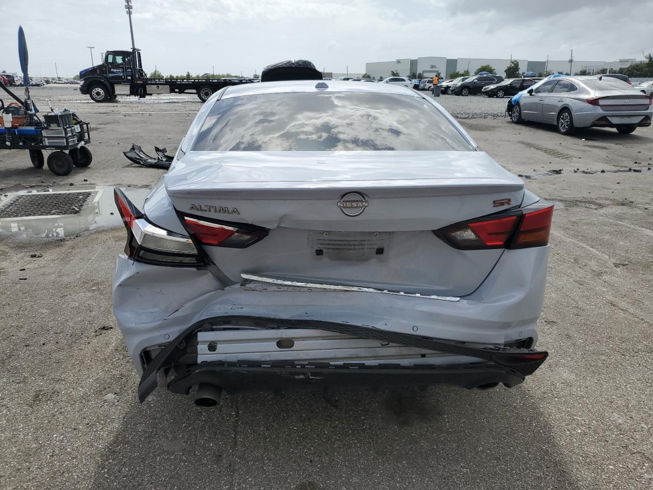 2023 Nissan Altima Sr - Фото 6
