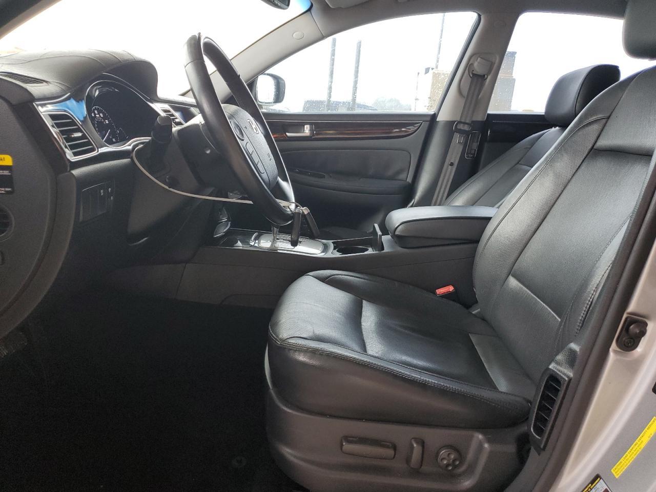 2012 Hyundai Genesis 3.8L - Фото 7