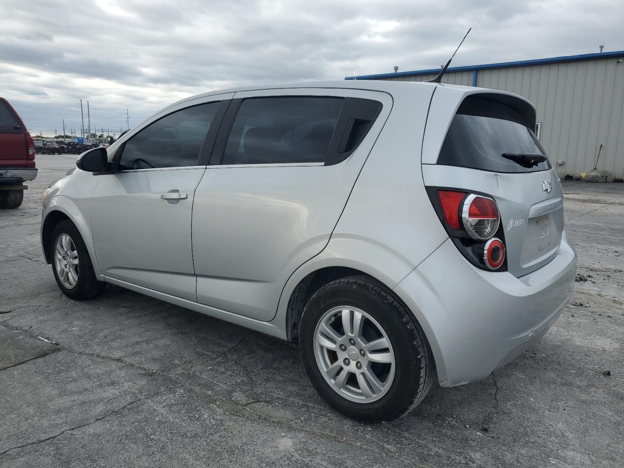 2013 Chevrolet Sonic Lt - Image 2