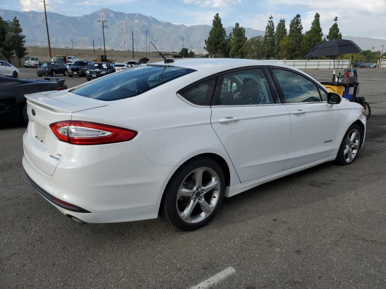 2014 Ford Fusion Se Hybrid - Image 3