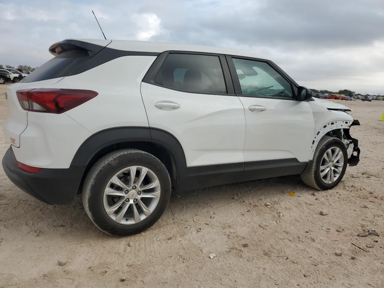 2022 Chevrolet Trailblazer Ls - Фото 3