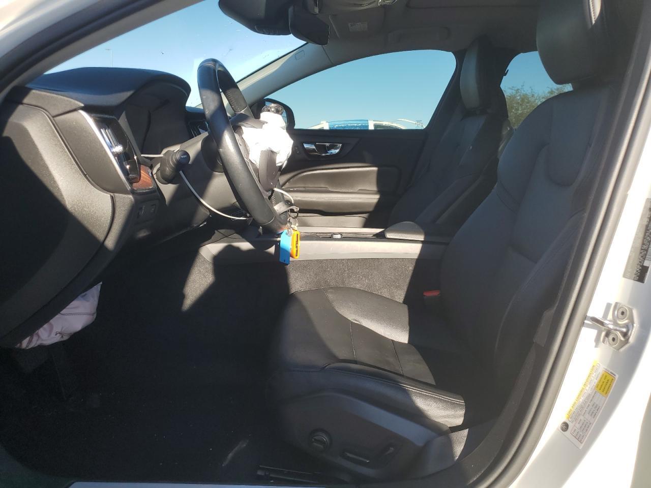 2021 Volvo S60 T5 Momentum - Фото 7