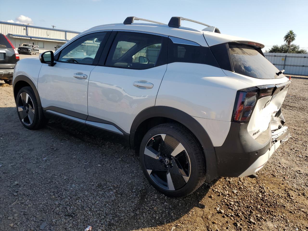 2025 Nissan Kicks Sr - Image 2