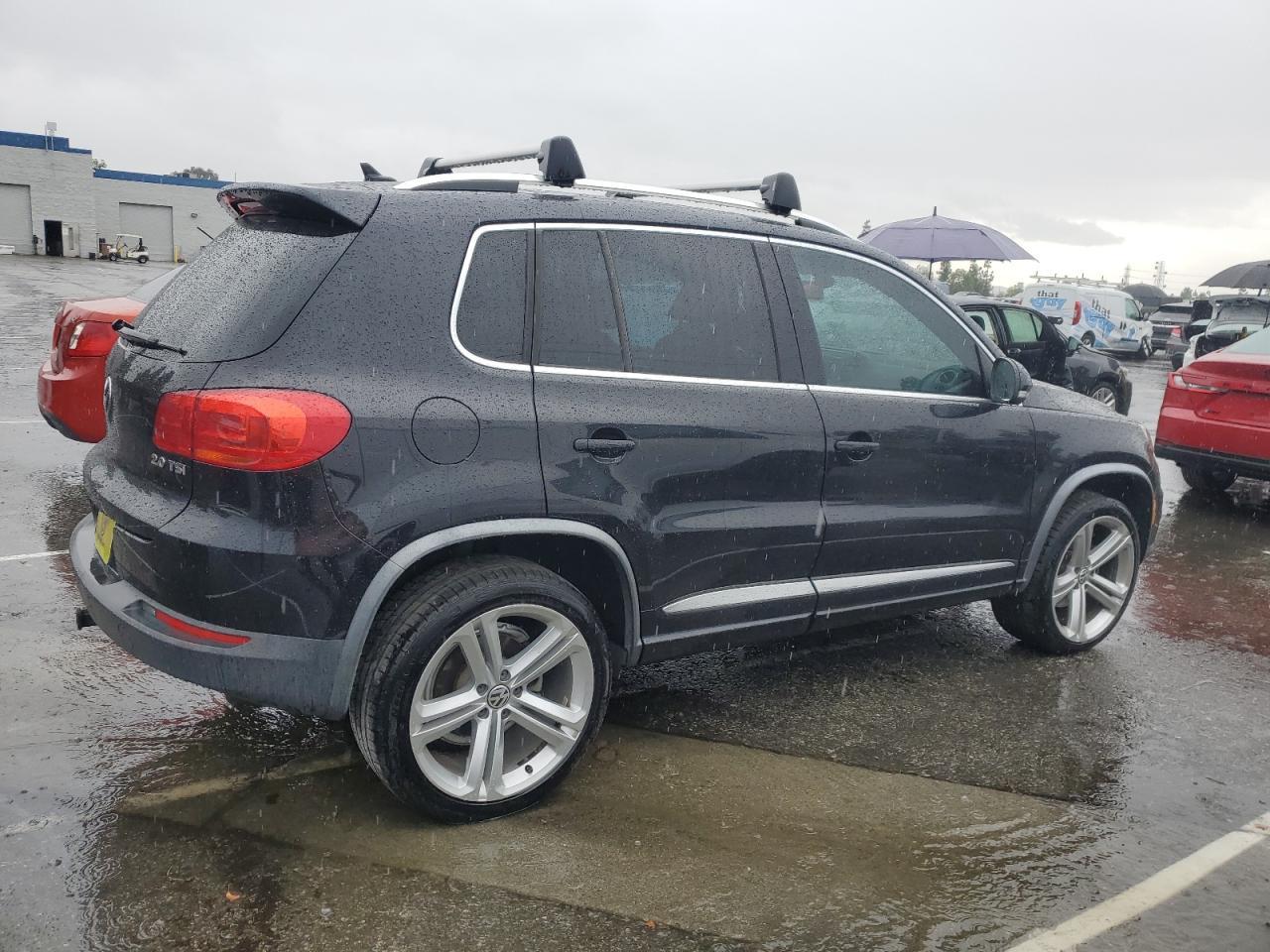 2014 Volkswagen Tiguan S - Image 3