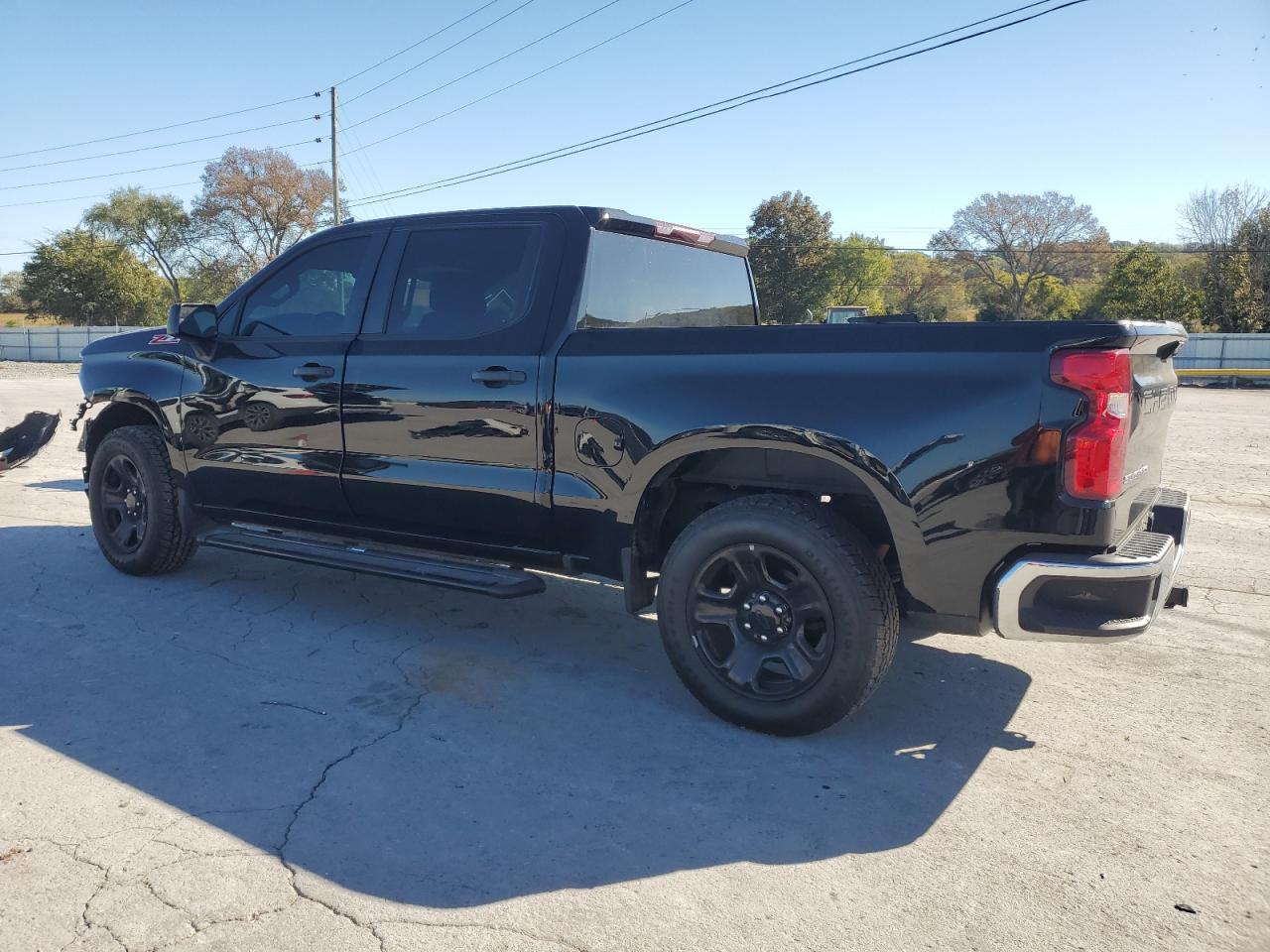 2023 Chevrolet Silverado K1500 - Фото 2