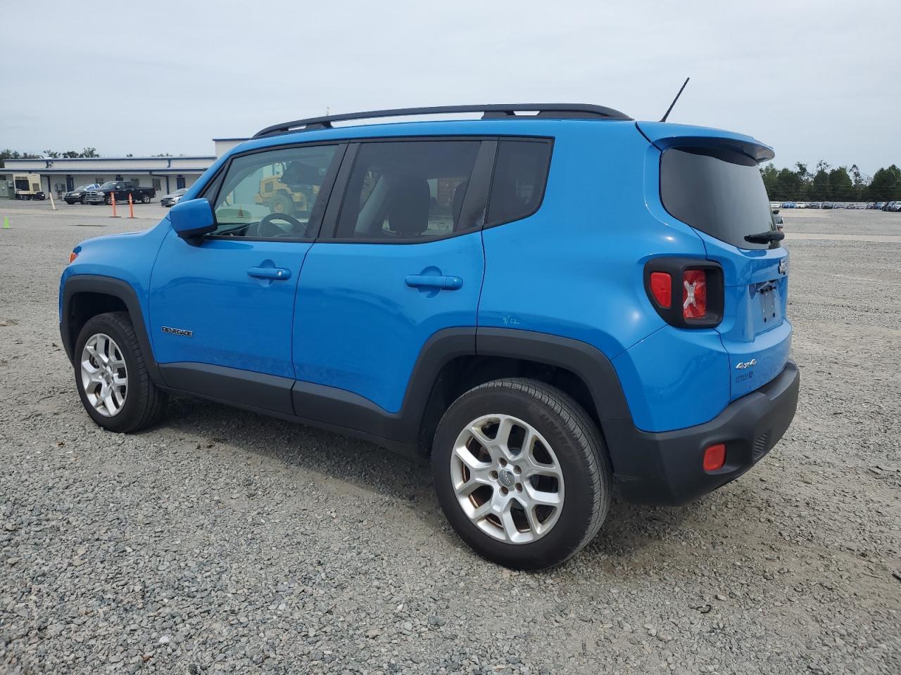 2015 Jeep Renegade Latitude - Image 2
