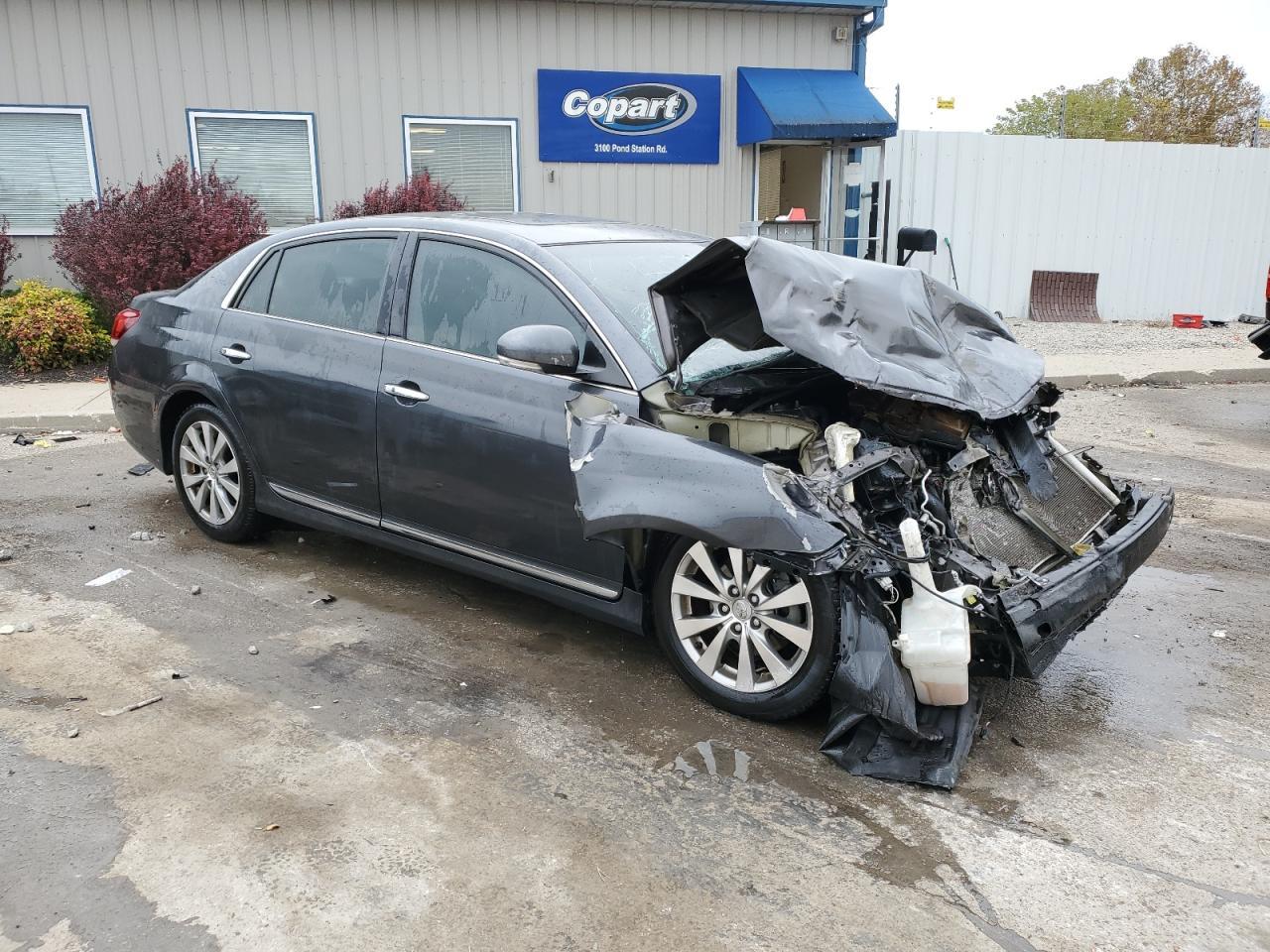 2012 Toyota Avalon Limited - Image 4