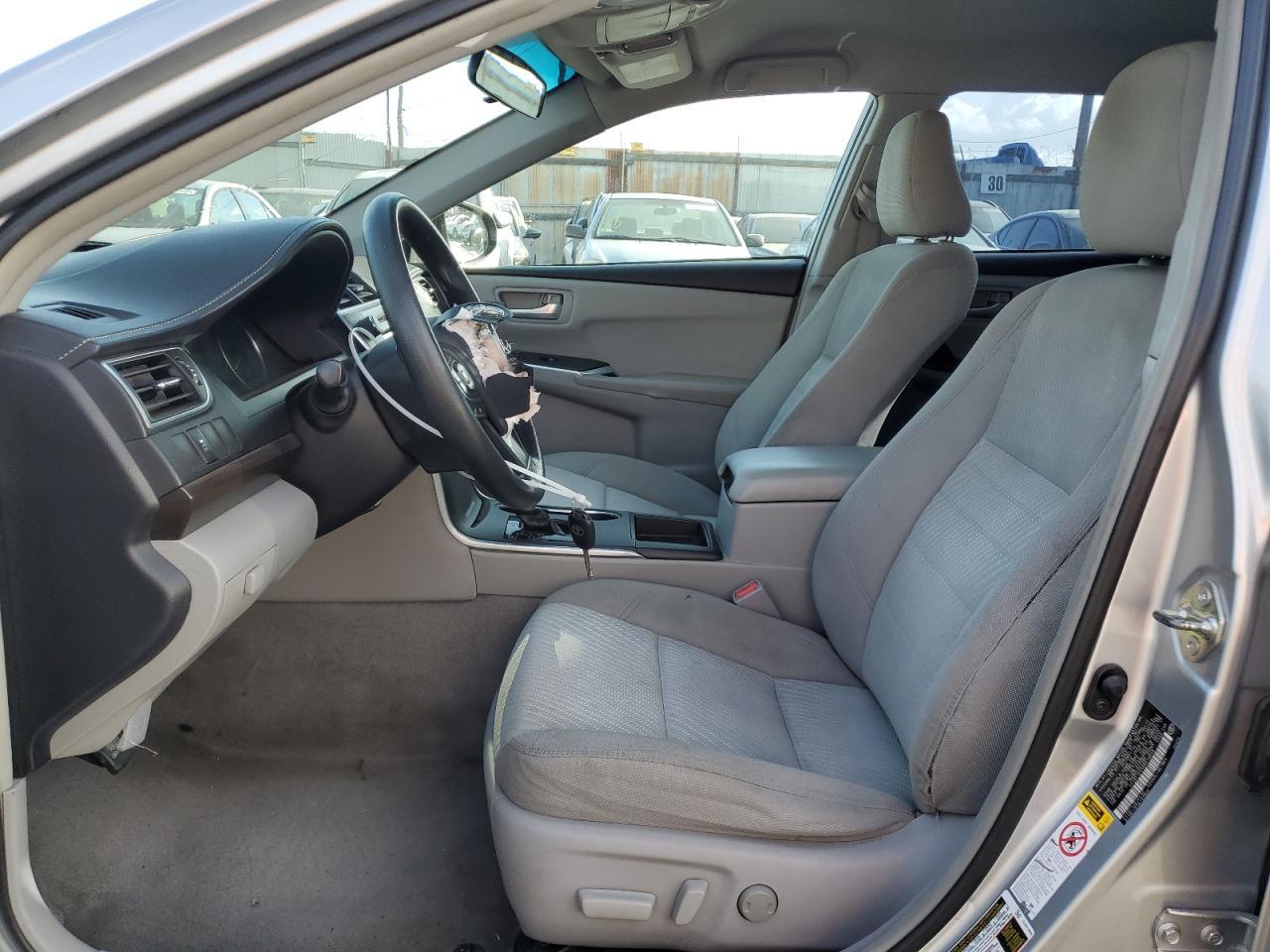 2016 Toyota Camry Le - Фото 7