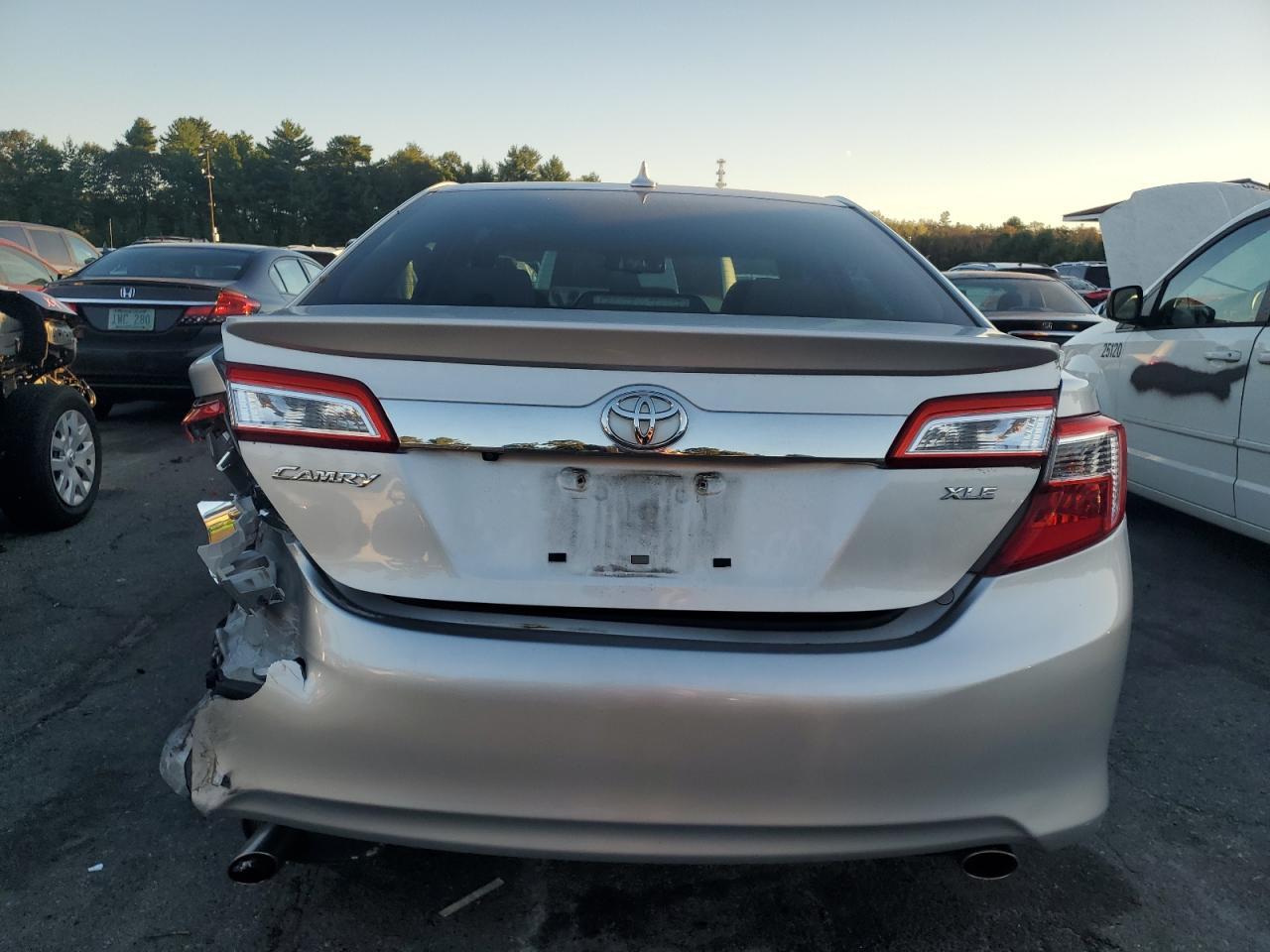 2012 Toyota Camry Xle V6 - Image 6