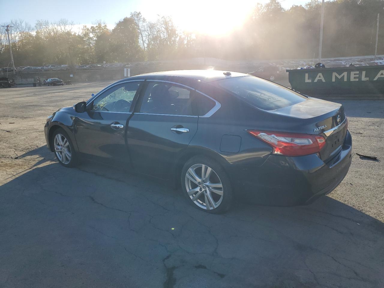 2016 Nissan Altima - Фото 2