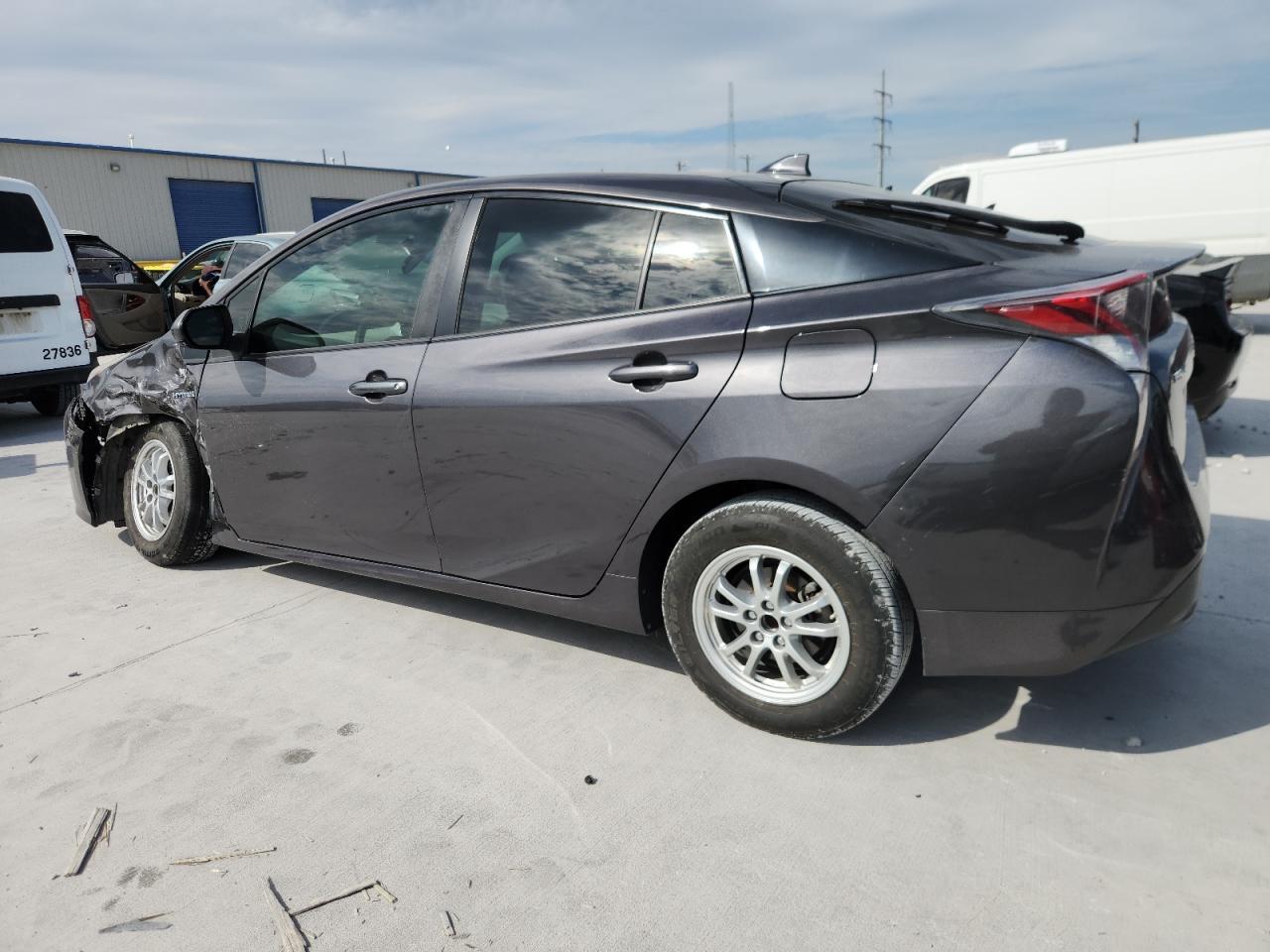 2016 Toyota Prius - Image 2