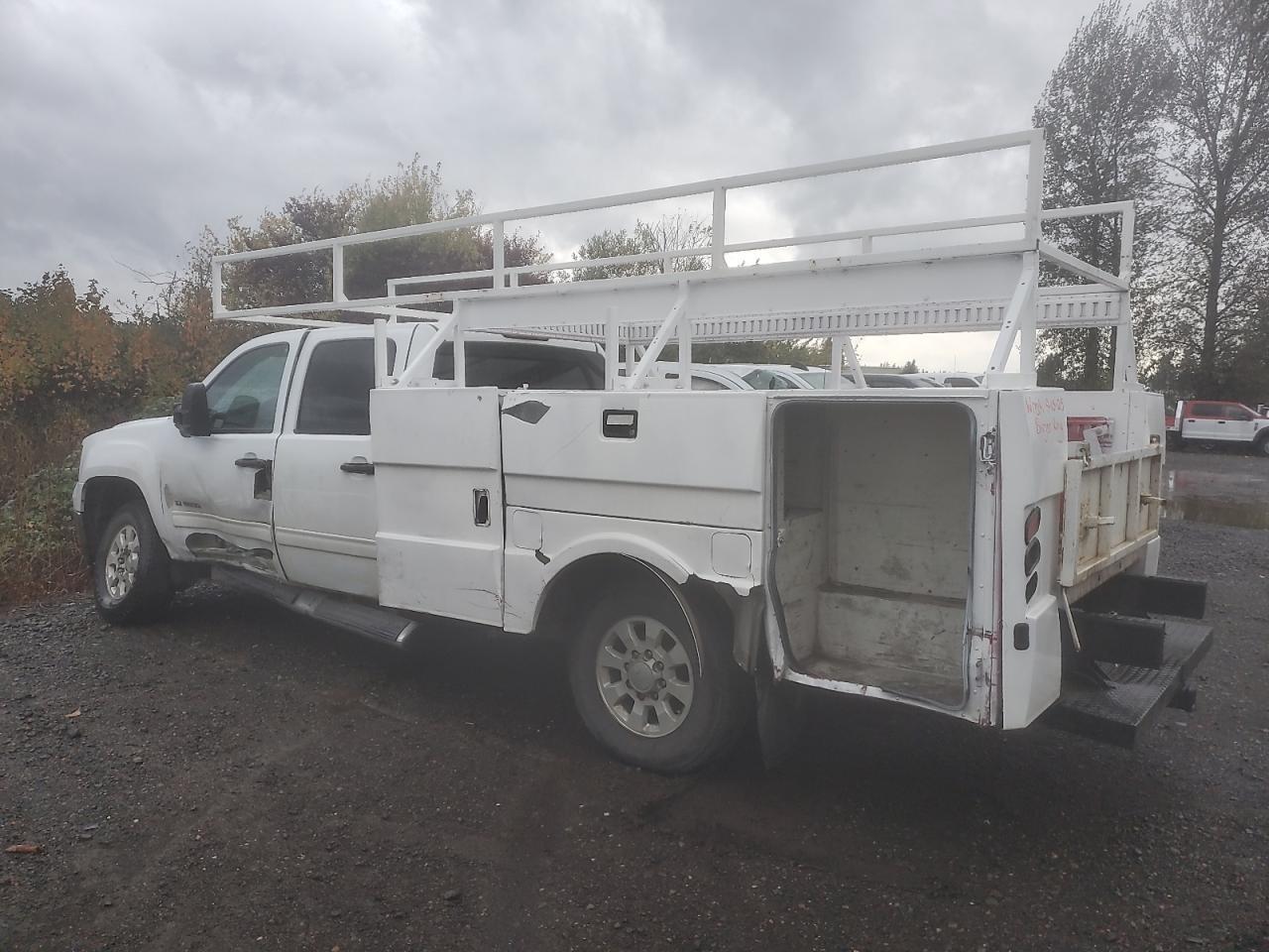 2013 GMC Sierra Utility / Service Truck - Image 2