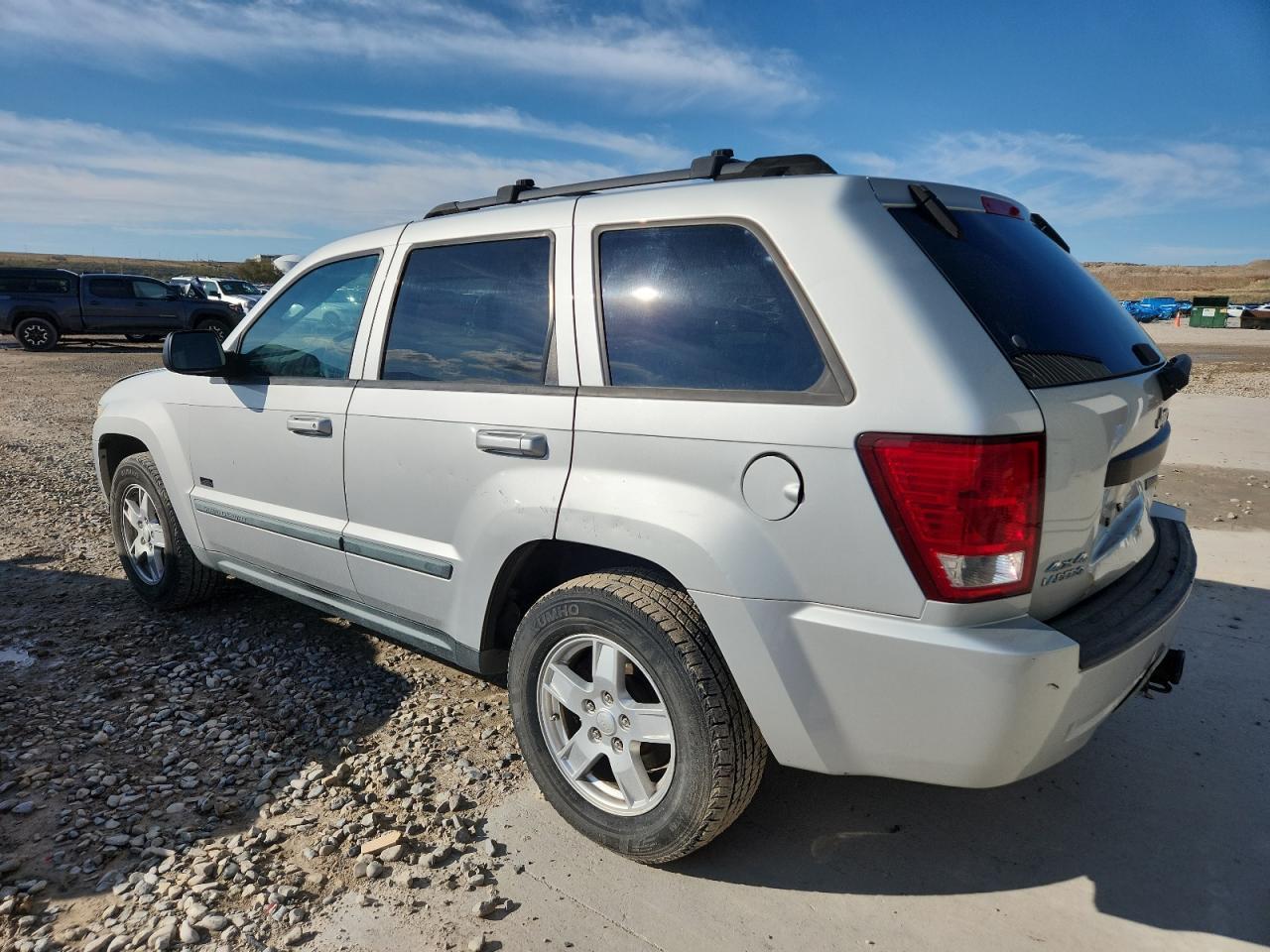 2007 Jeep Grand Cherokee Laredo - Image 2
