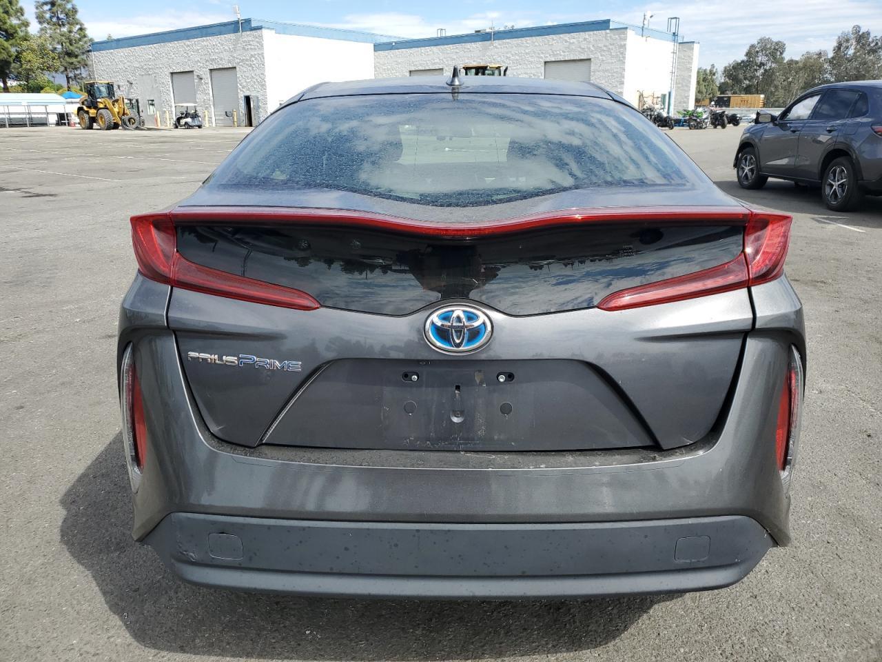 2017 Toyota Prius Prime - Фото 6