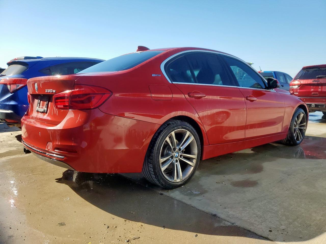 2017 BMW 330E - Фото 3