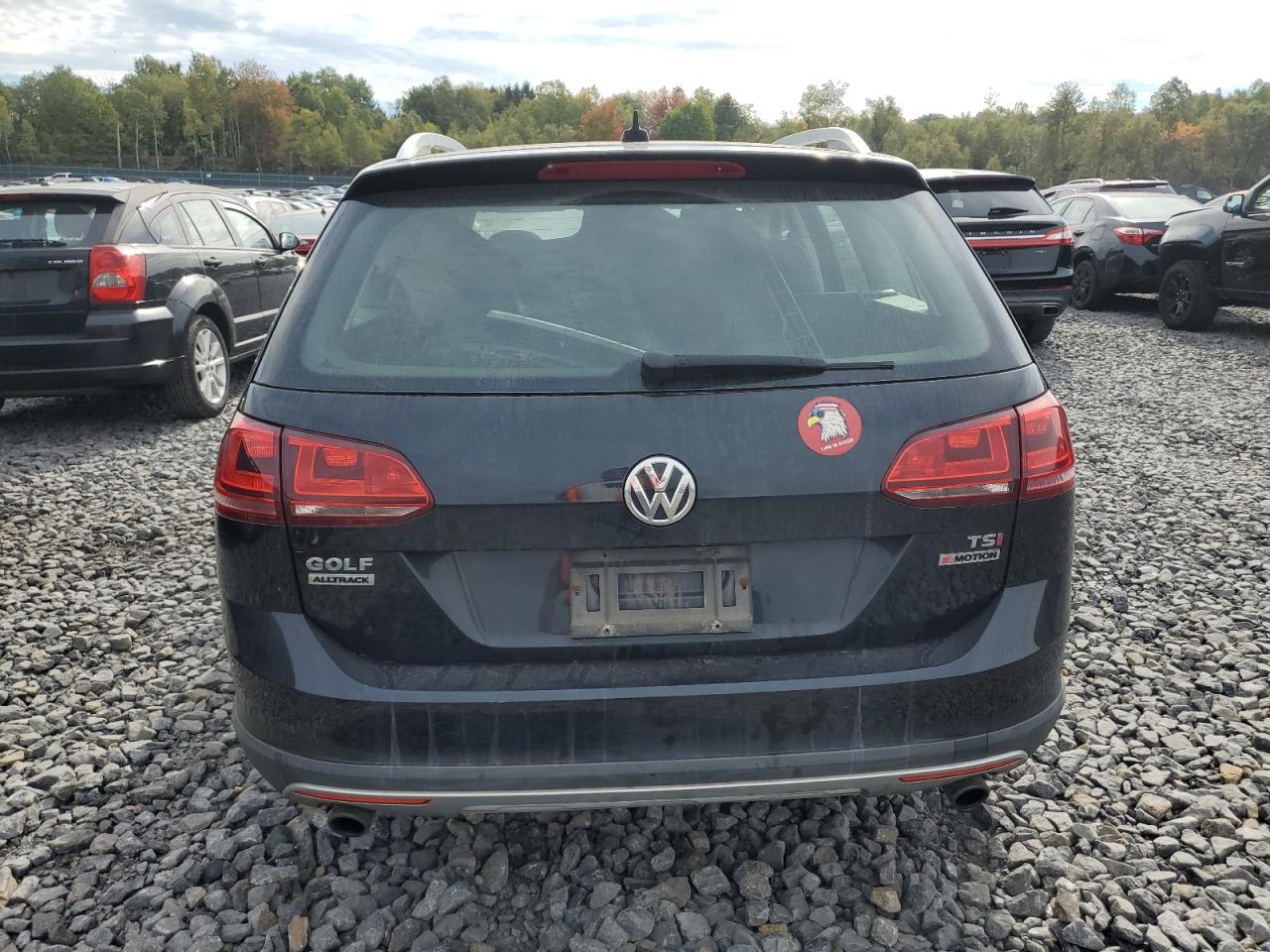 2017 Volkswagen Golf Alltrack S - Image 6