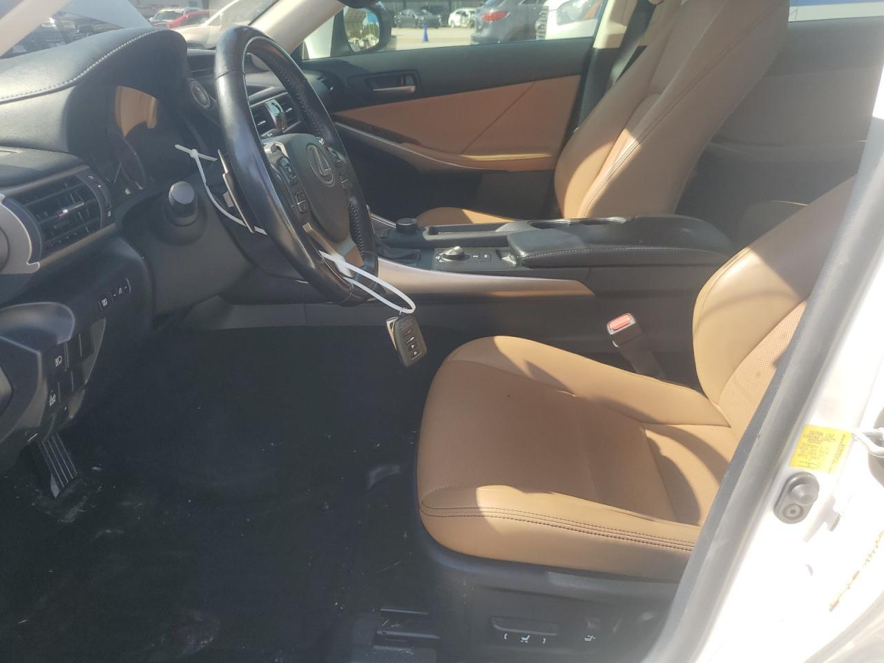 2017 Lexus Is 300 - Image 7