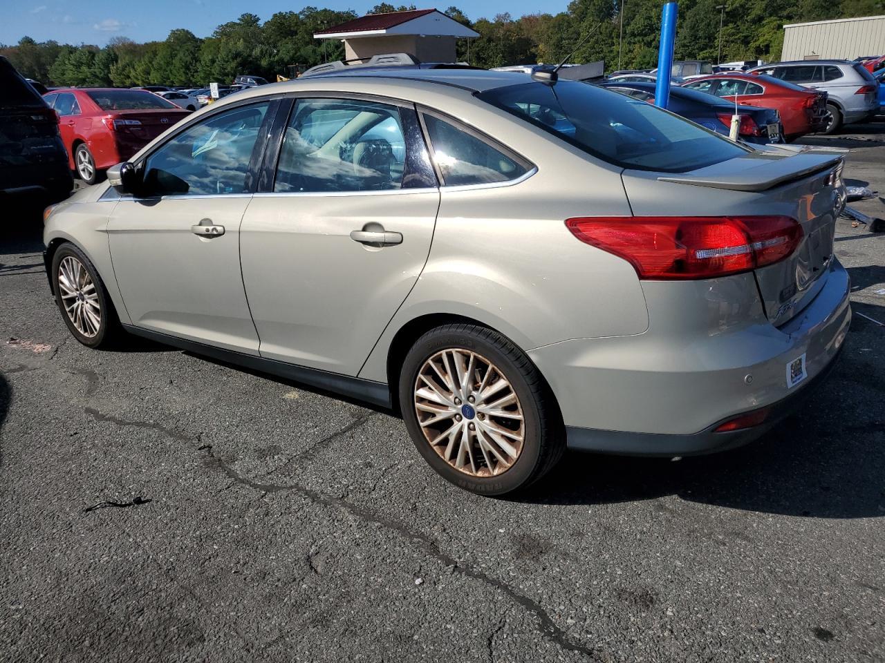 2015 Ford Focus Titanium - Фото 2