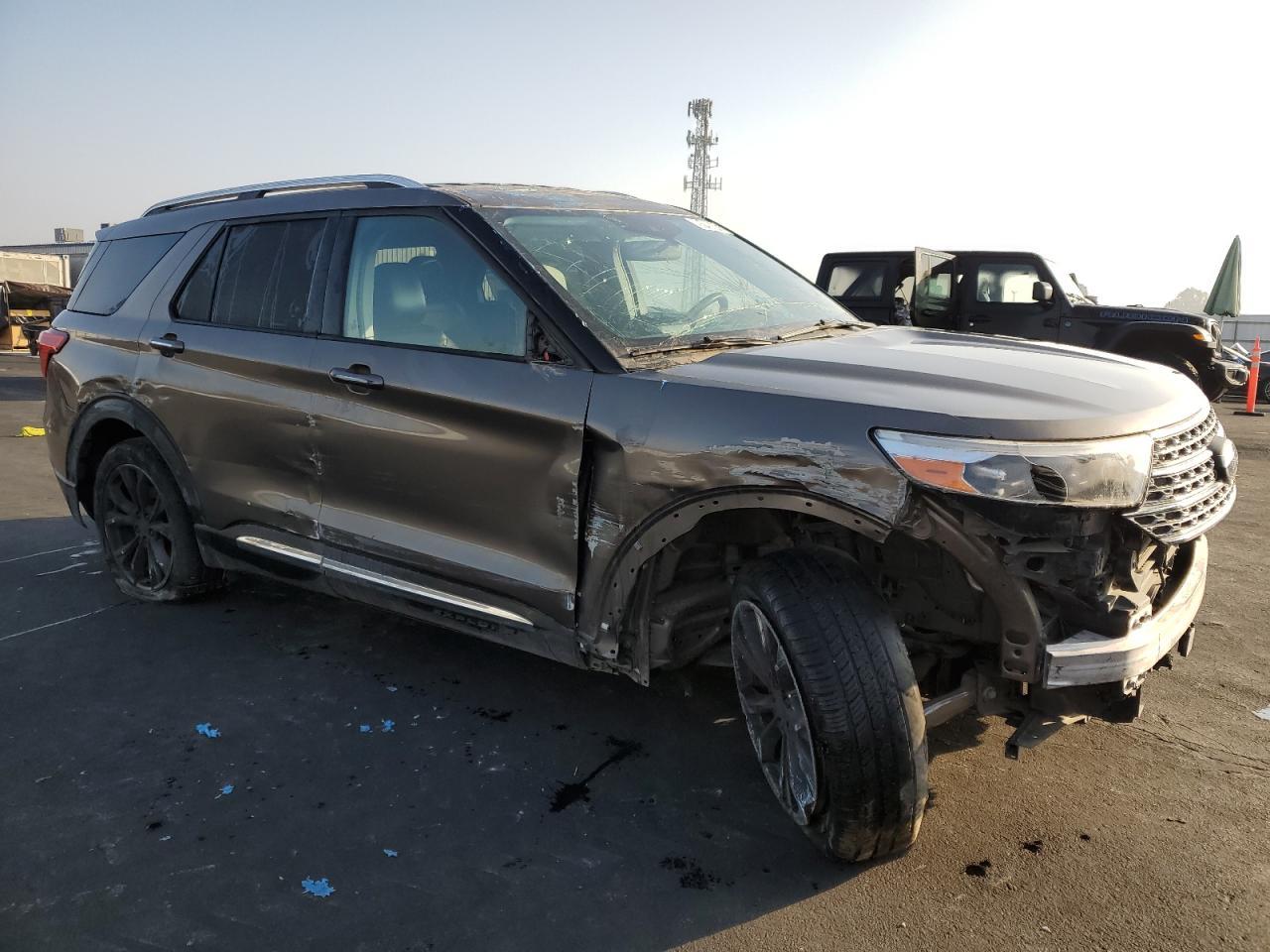 2021 Ford Explorer Limited - Image 4