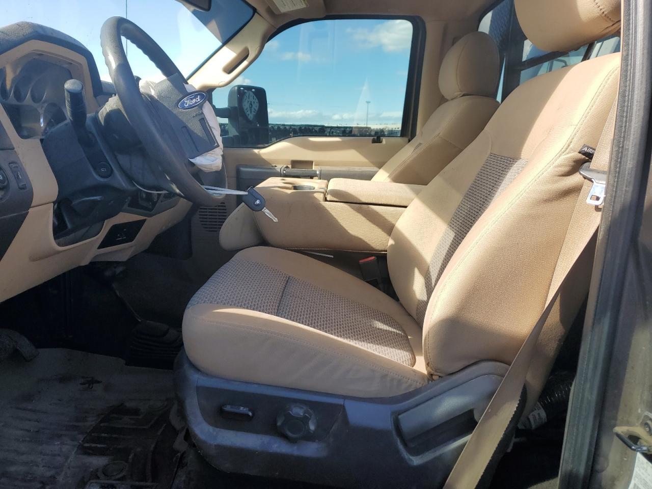 2016 Ford F350 Super - Delivery Truck - Фото 7