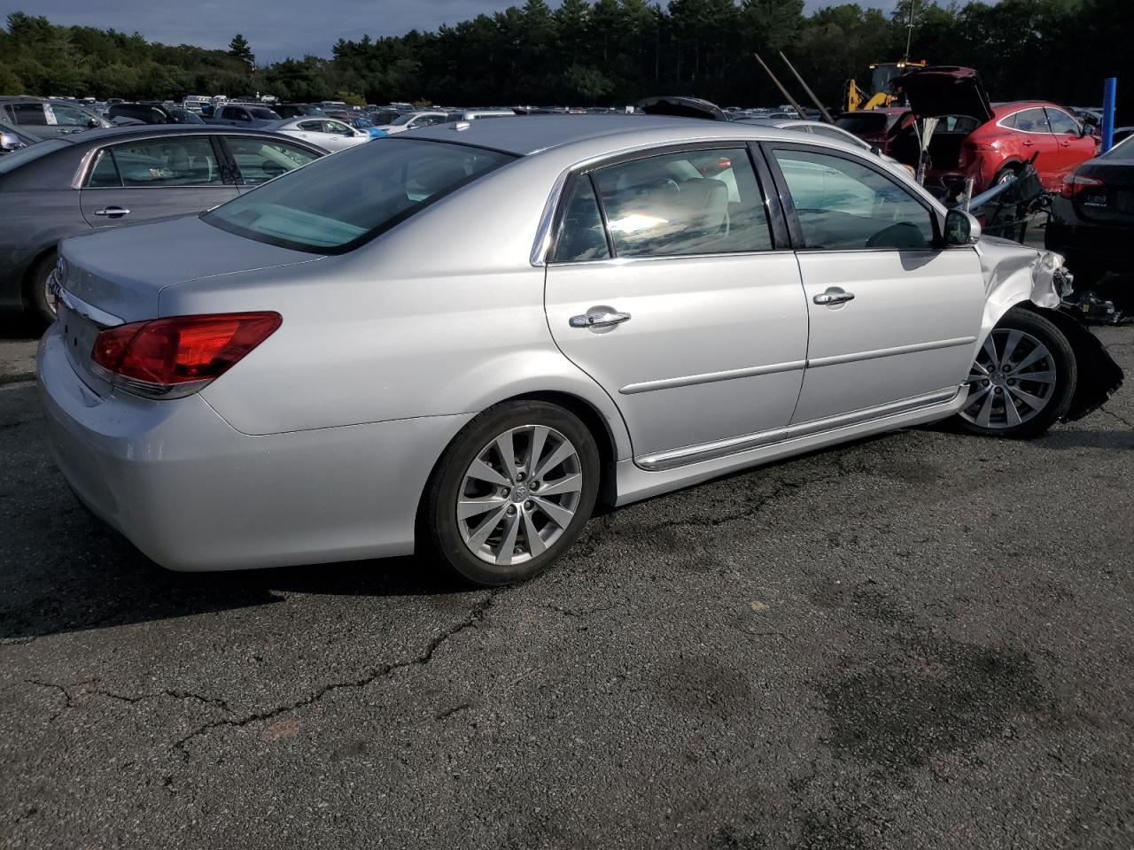 2011 Toyota Avalon Base - Фото 3