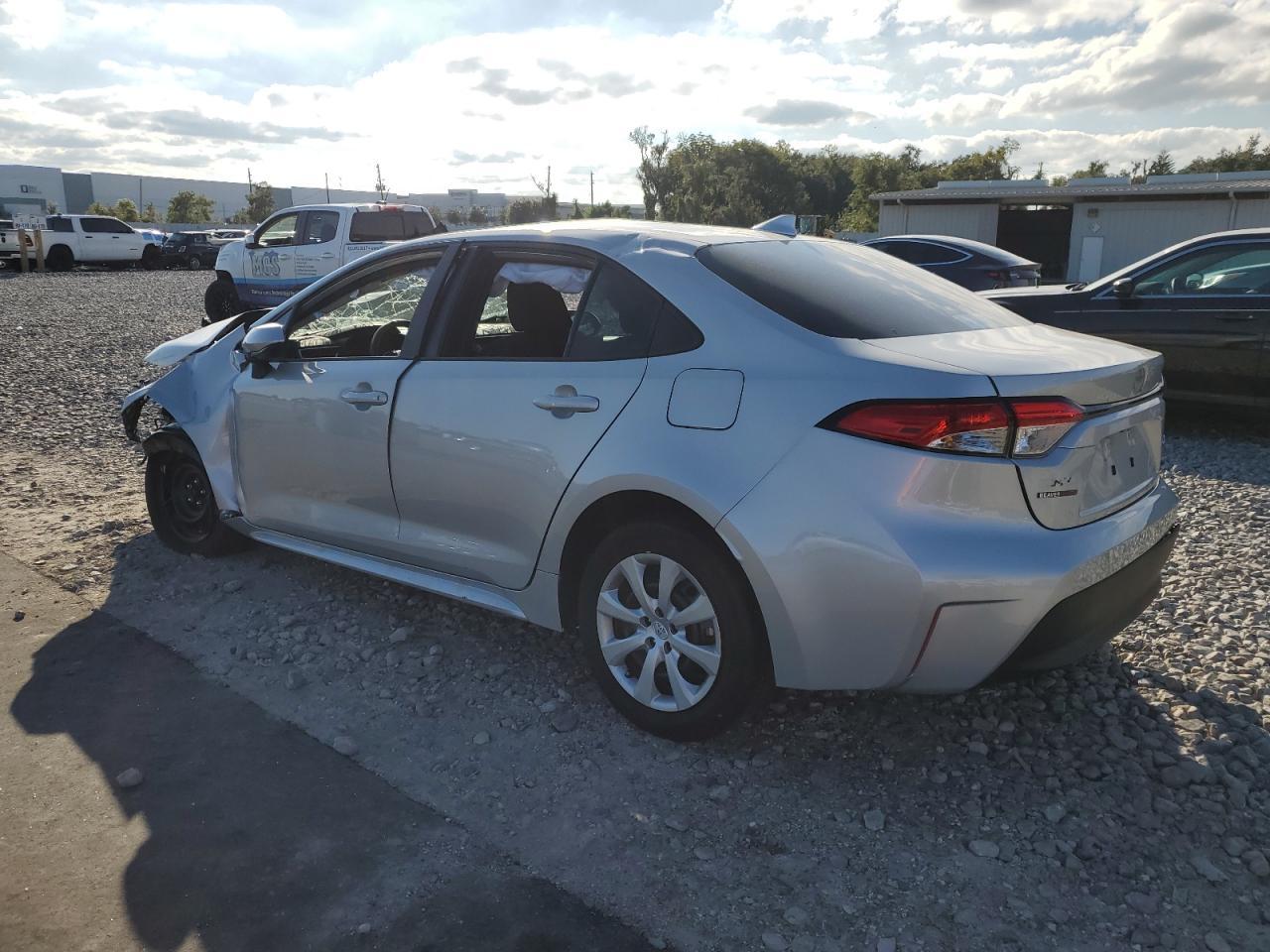 2024 Toyota Corolla Le - Фото 2