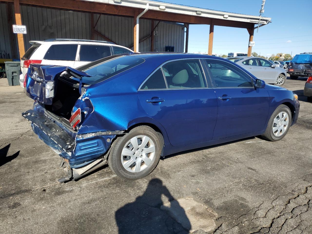 2011 Toyota Camry Base - Фото 3