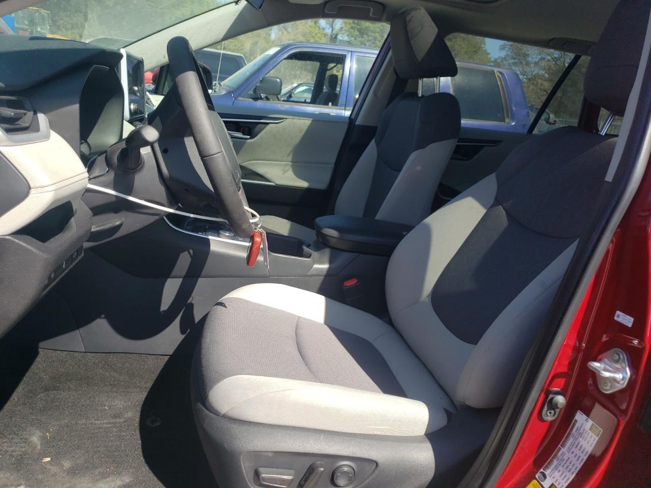 2025 Toyota Rav4 Xle - Image 7