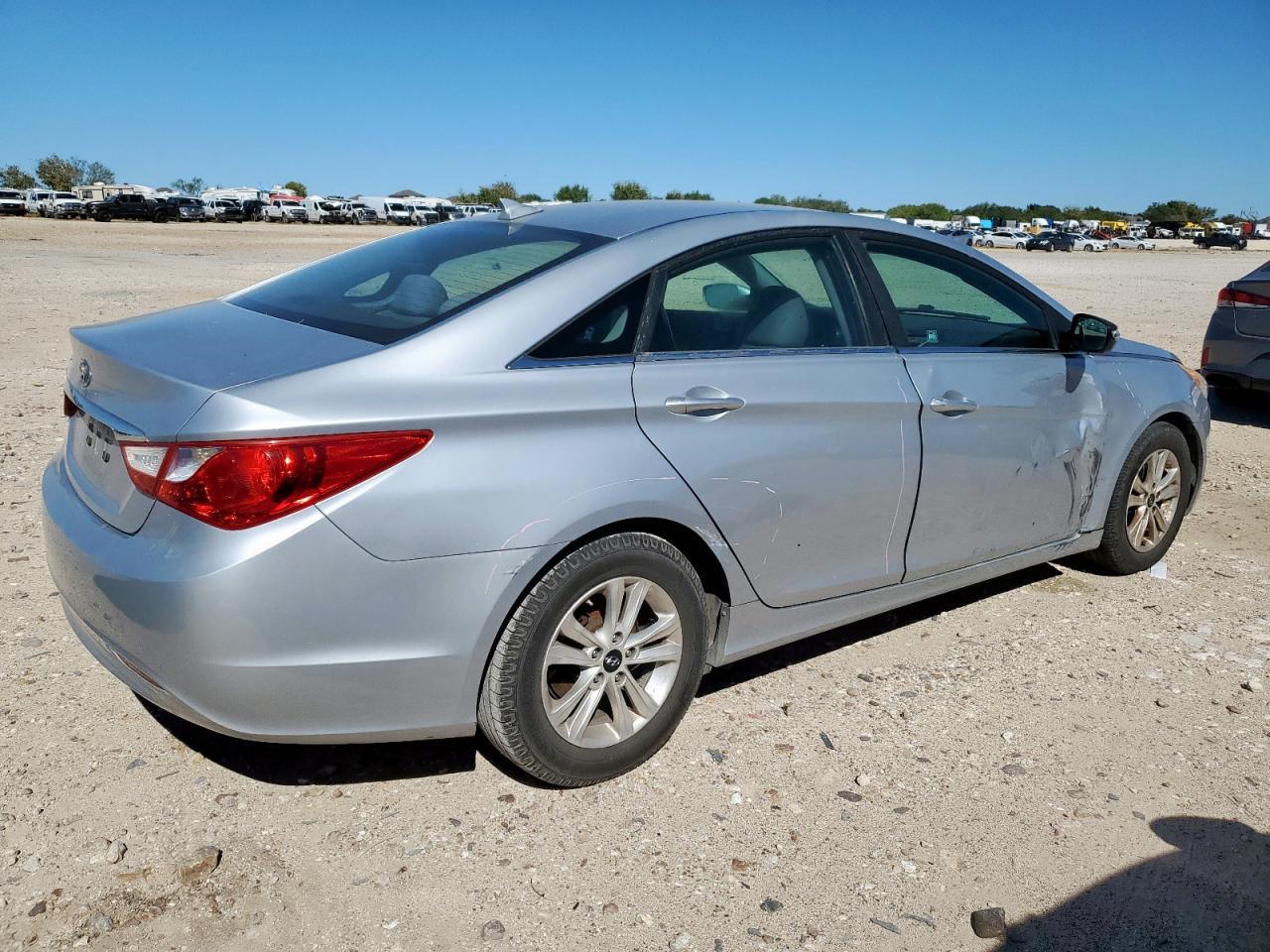 2013 Hyundai Sonata Gls - Image 3