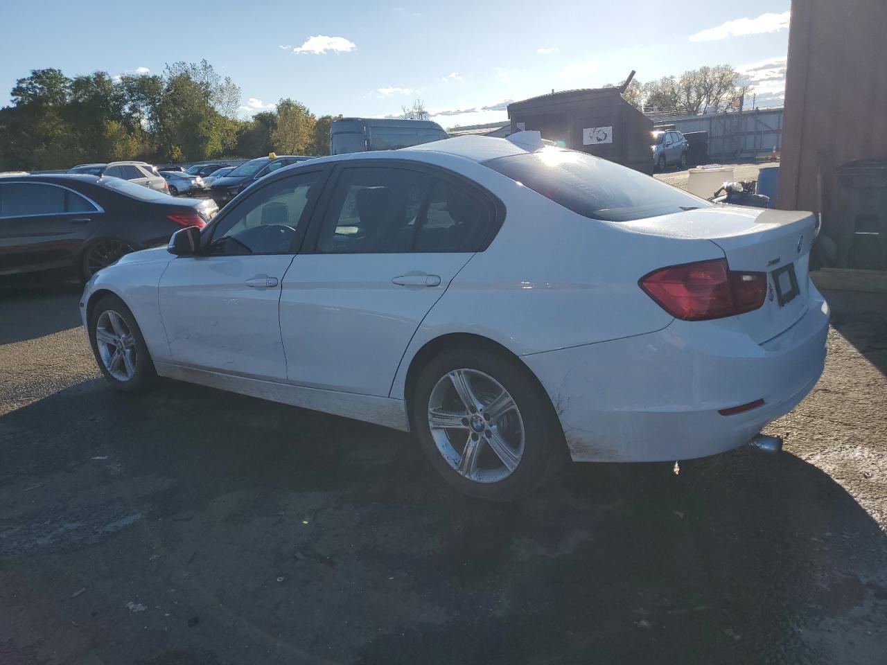 2015 BMW 320 I xDrive - Фото 2