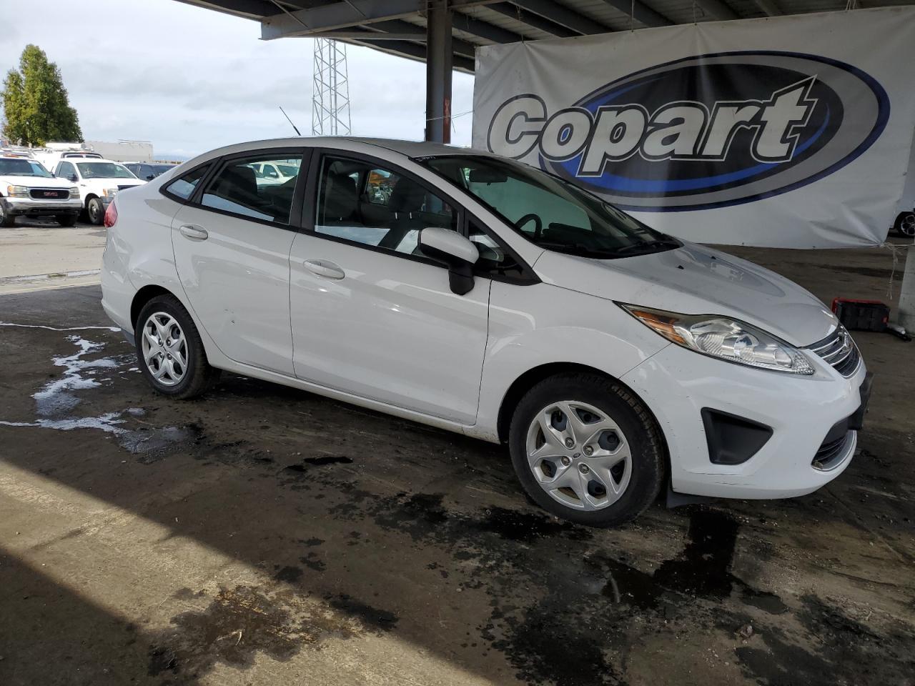 2012 Ford Fiesta Se - Фото 4