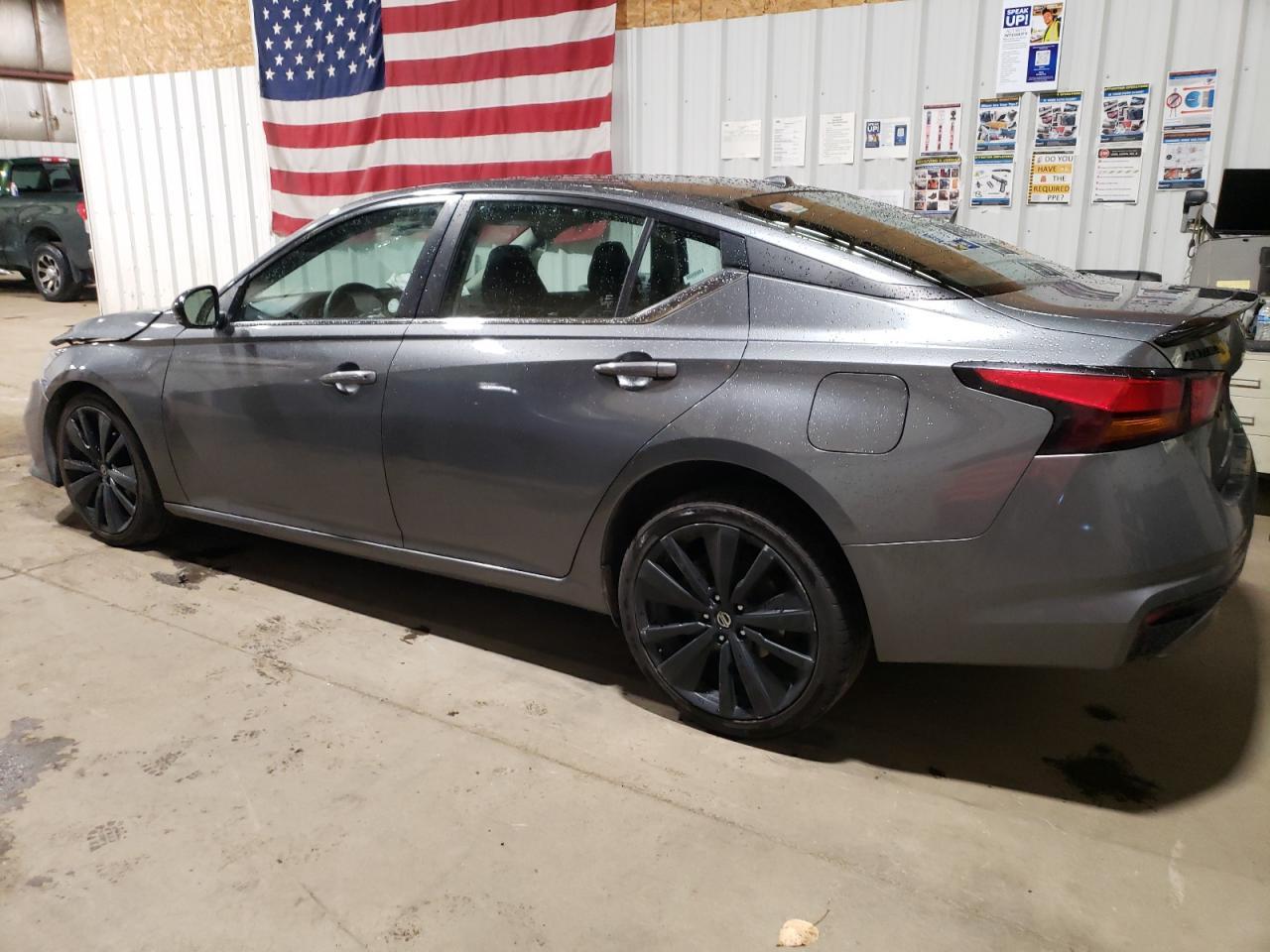 2022 Nissan Altima Sr - Фото 2